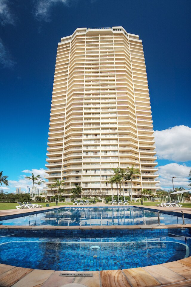 コンテッサ ホリデイ アパートメンツ