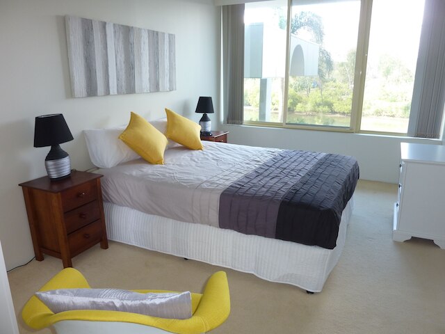 コンテッサ ホリデイ アパートメンツ