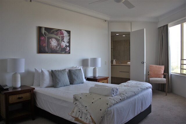 コンテッサ ホリデイ アパートメンツ