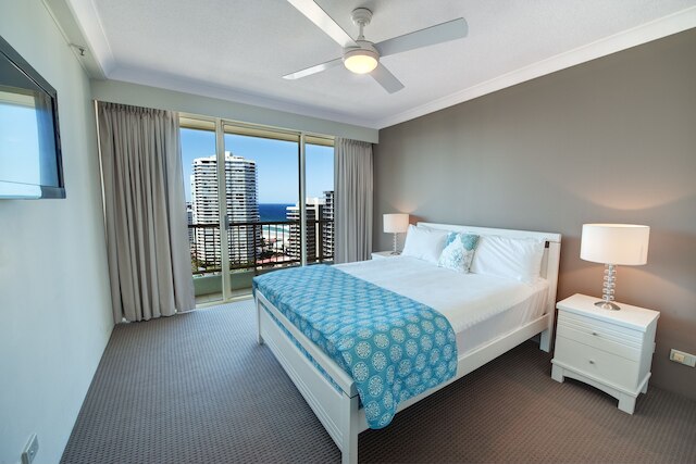 コンテッサ ホリデイ アパートメンツ