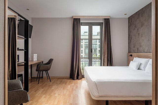 プチ パレス エイサンプル