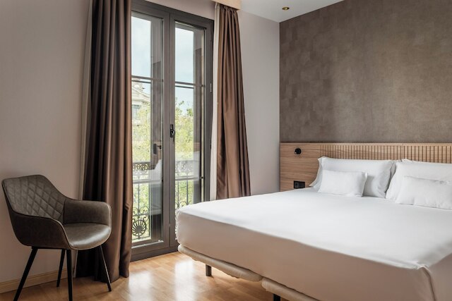 プチ パレス エイサンプル