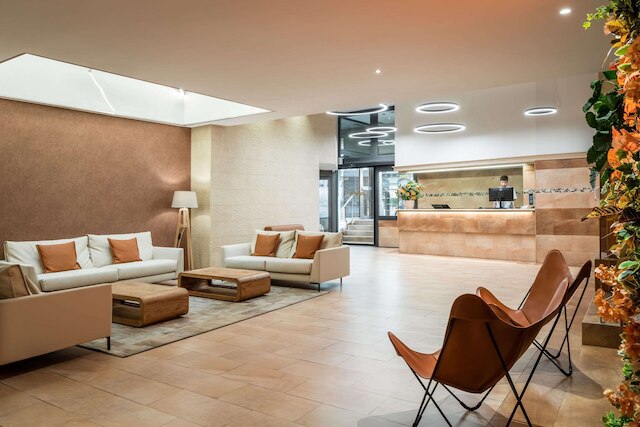 プチ パレス エイサンプル