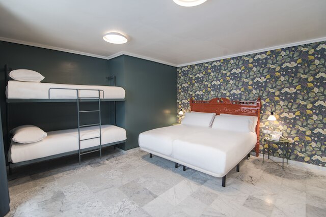 プチ パレス プエルタ ドゥ トリアナ