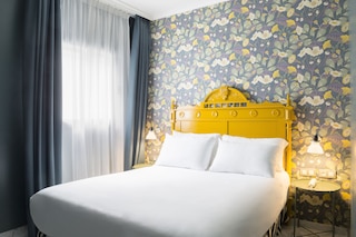 プチ パレス プエルタ ドゥ トリアナ