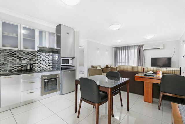 コンフォート イン & スイーツ バーウッド