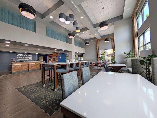 ハンプトン  イン & スイーツ タコマ