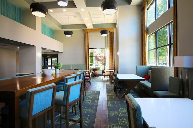 ハンプトン  イン & スイーツ タコマ