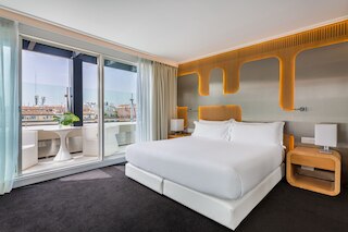 ルーム メイト オスカー、マドリード