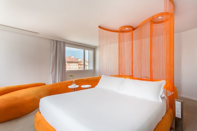 ルーム メイト オスカー、マドリード