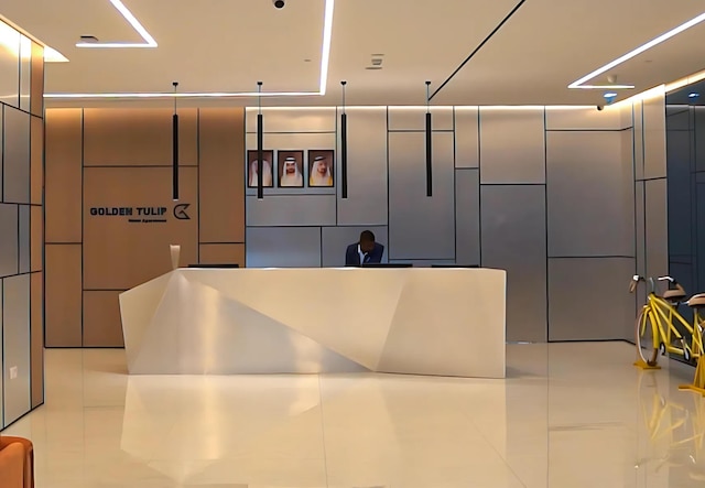 ゴールデン チューリップ シャルジャー