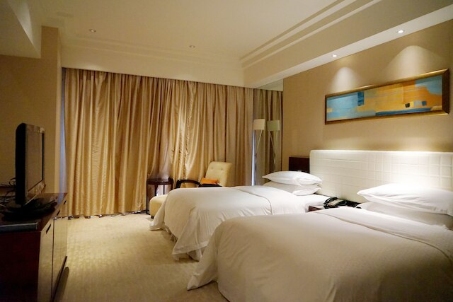 フォーポインツ バイ シェラトン ハンジョウ ビンジアン (杭州龍禧福朋喜來登酒店)