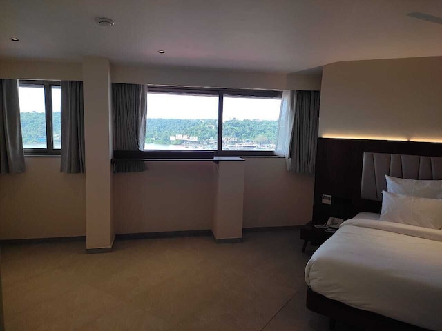 ザ クラウン ゴア