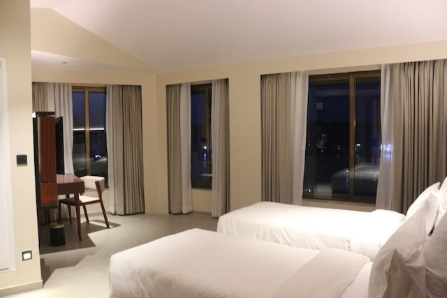 ザ クラウン ゴア