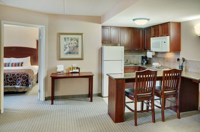 ステイブリッジ スイーツ オークビル by IHG