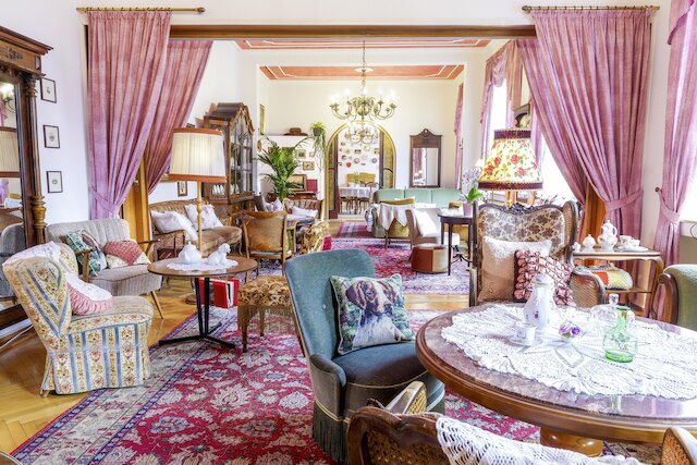 タンテ アルマズ ホテル ラストハウス アム リング