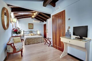 ロカンダ アンティコ フィオーレ