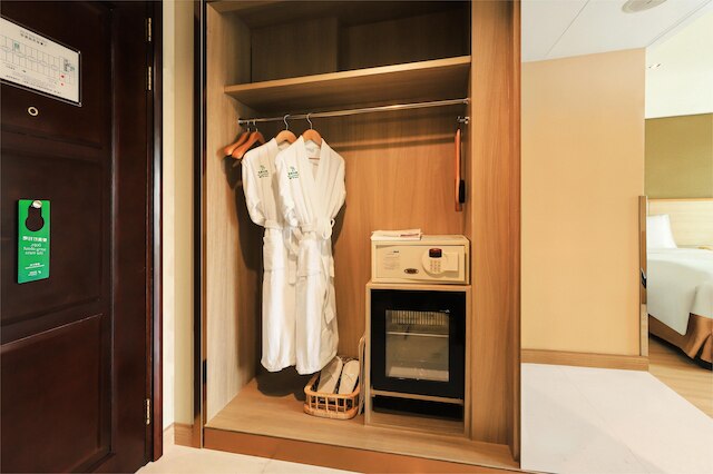 ホリデイ・イン 上海 プドン 南浦 by IHG (上海浦東麗晟假日酒店)