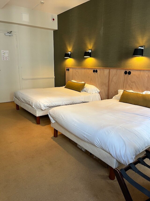 ホテル アンリ 4