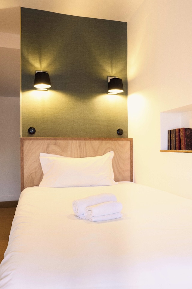 ホテル アンリ 4