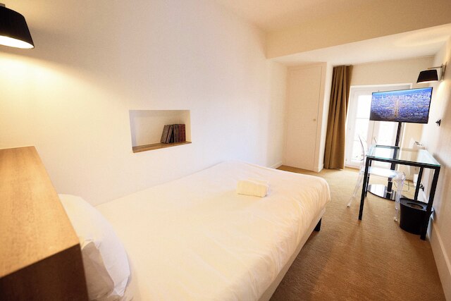 ホテル アンリ 4