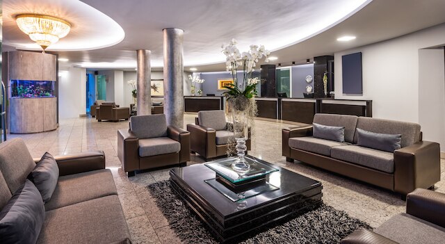 ホテル エギナ メデジン