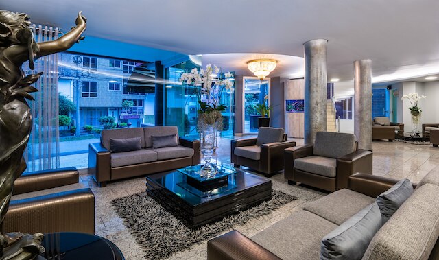 ホテル エギナ メデジン