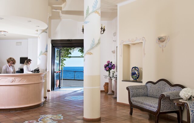 ホテル クラブ ドゥエ トッリ