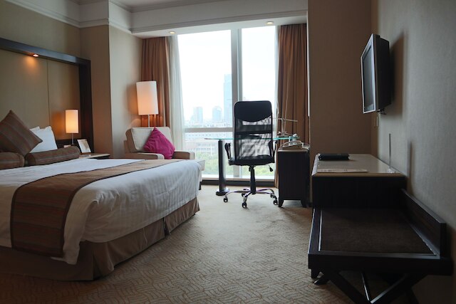 ハワード ジョンソン ファイハイ ホテル上海 (上海嘉豪淮海国际豪生酒店)