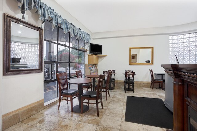 デイズ イン バイ ウィンダム シアトル ノース オブ ダウンタウン