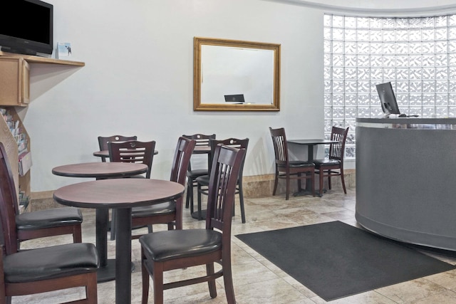 デイズ イン バイ ウィンダム シアトル ノース オブ ダウンタウン