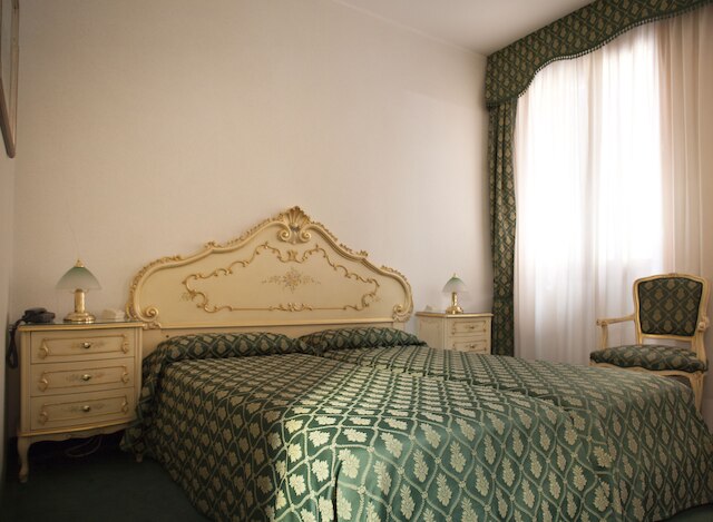 アルベルゴ コマーシォ エ ペレグリノ