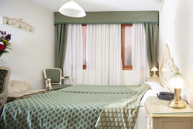 アルベルゴ コマーシォ エ ペレグリノ