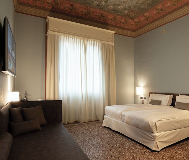 イ ポルティッチ ホテル