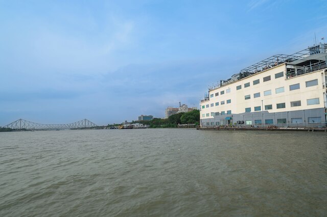 ポロ フローテル コルカタ