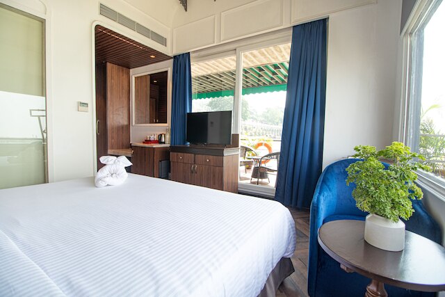 ポロ フローテル コルカタ