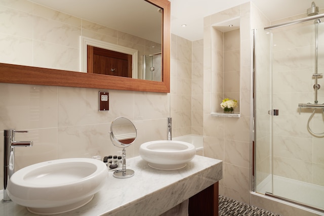 ハード デイズ ナイト ホテル