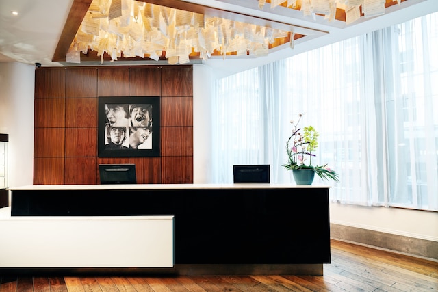 ハード デイズ ナイト ホテル