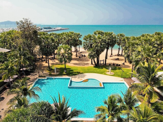 ラヴィンドラ ビーチ リゾート アンド スパ