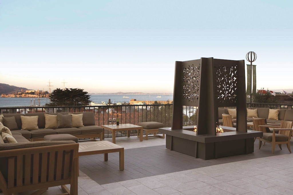 10.フェアモント ヘリテージ プレイス、ギラデリ スクエア