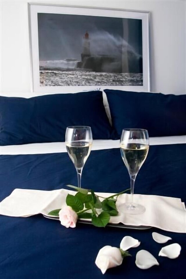 チェルトーサ ホテル