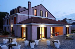 チェルトーサ ホテル