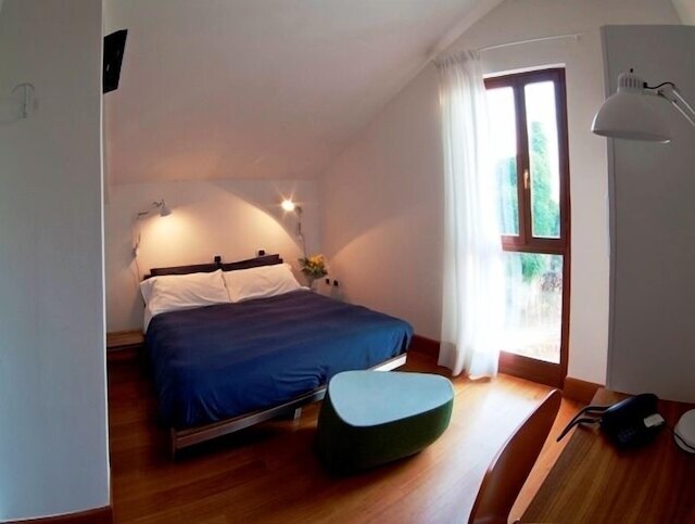 チェルトーサ ホテル