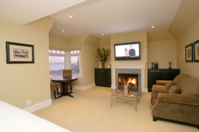 ザ ゲーブルズ イン - サウサリート