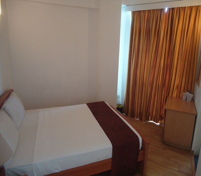 グローバル タワーズ ホテル & アパートメンツ