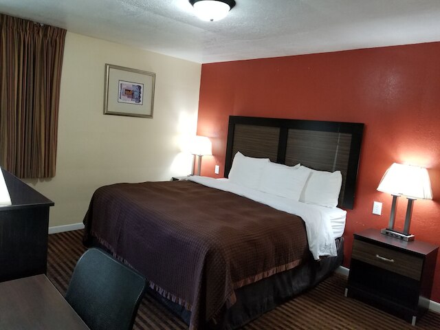 ロードウェイ イン メドフォード サウス I-5