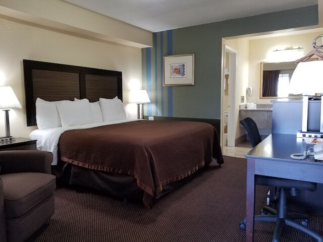 ロードウェイ イン メドフォード サウス I-5