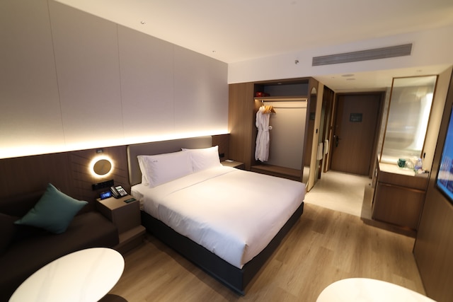 ホリデイ イン 上海 静安 by IHG (上海静安假日酒店)