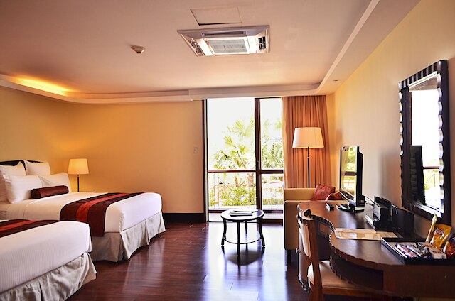 サンダーバード リゾーツ - リサール