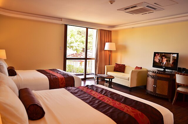 サンダーバード リゾーツ - リサール